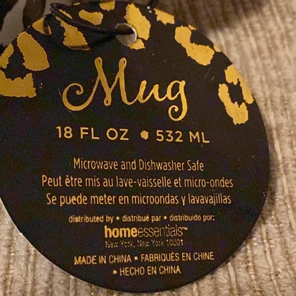 🖤🤍🩷NWT Stay Wild Animal Print w/Kiss 18oz Microwave/Dishwasher Safe Mug - Picture 4 of 12